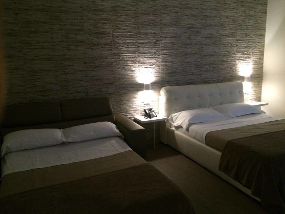 Domus Castroni Pompeo Magno Bed & Breakfast