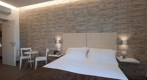 Domus Castroni Pompeo Magno 3* Roma